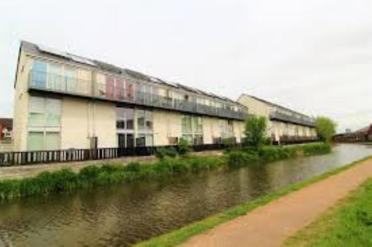 Ecohome On The Canal In A Historic Site Near City Κόβεντρι Εξωτερικό φωτογραφία